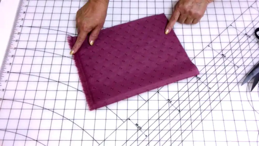 how to cut fabric straight for quilting