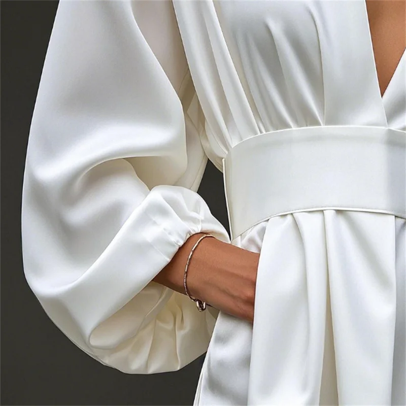 White Silk Poplin Crafting High End and Elegant Apparel