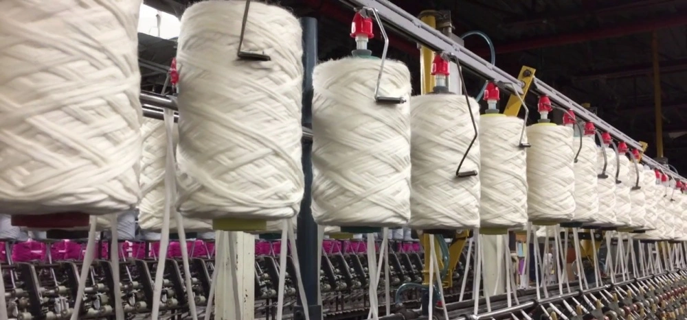 spinning creating yarn from cotton fibers