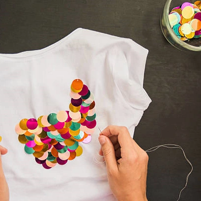 How to Stick Sequins on Fabric