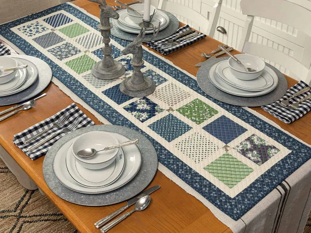 How to Make a Table Runner With Border Fabric: Step by Step Guide